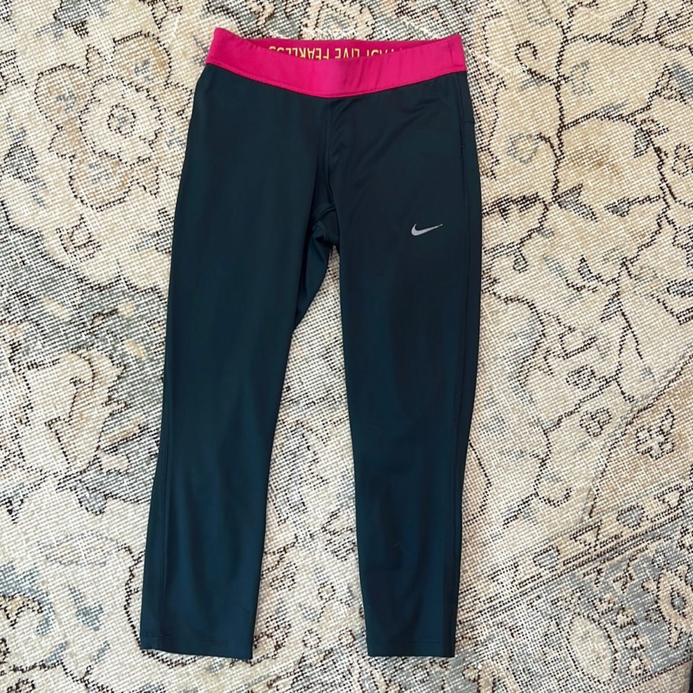 Nike Running Dk Grey Women’s Leggings from “RunFastLiveFearless” Collection.